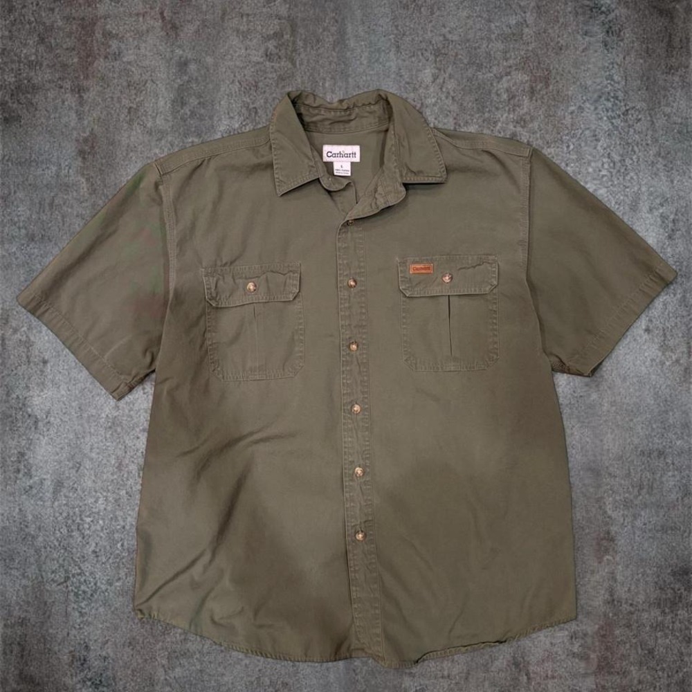 vintage carhartt work shirt.